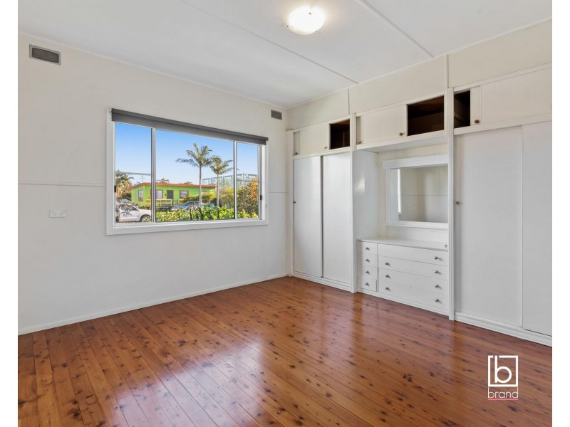 13 MANUKA PDE, Gorokan NSW 2263