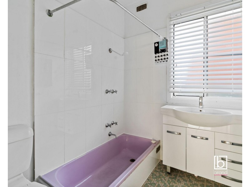 13 MANUKA PDE, Gorokan NSW 2263