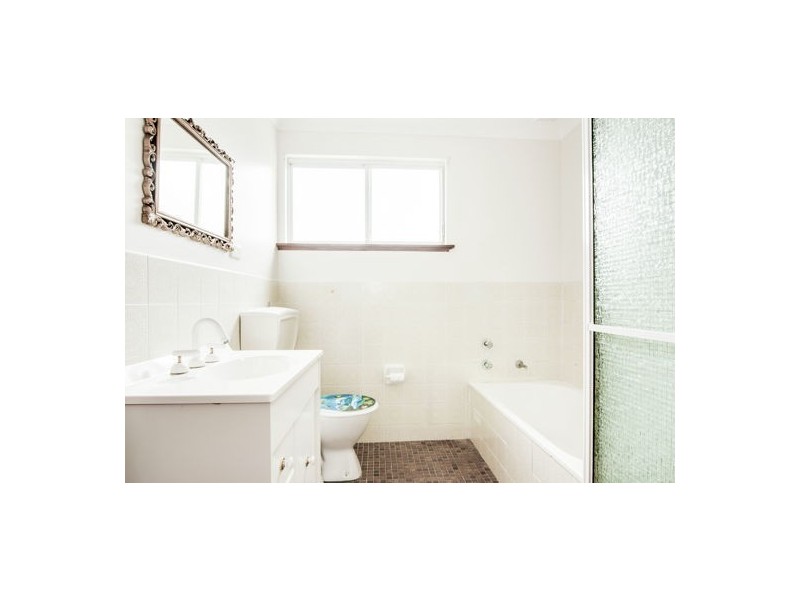 9 Sadie Avenue, Gorokan NSW 2263