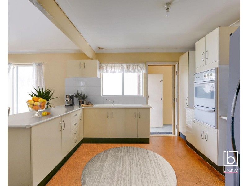 34 Suncrest Parade, Gorokan NSW 2263