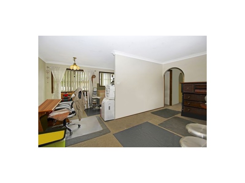 17 Sylvia Avenue, Gorokan NSW 2263