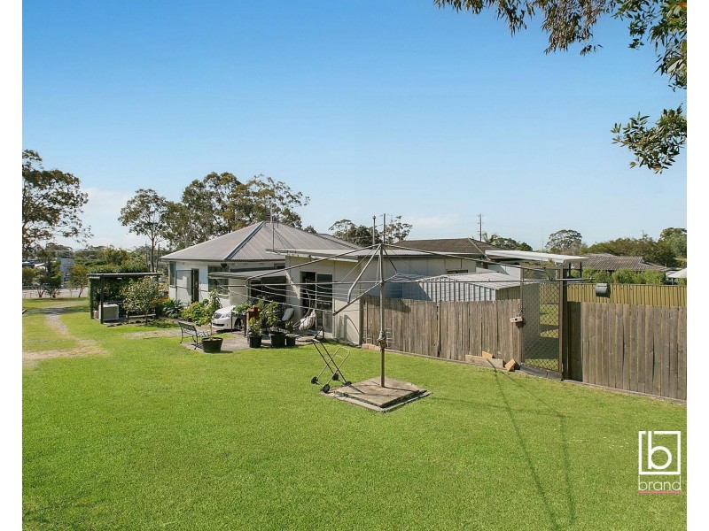 224 Wallarah Rd, Gorokan NSW 2263
