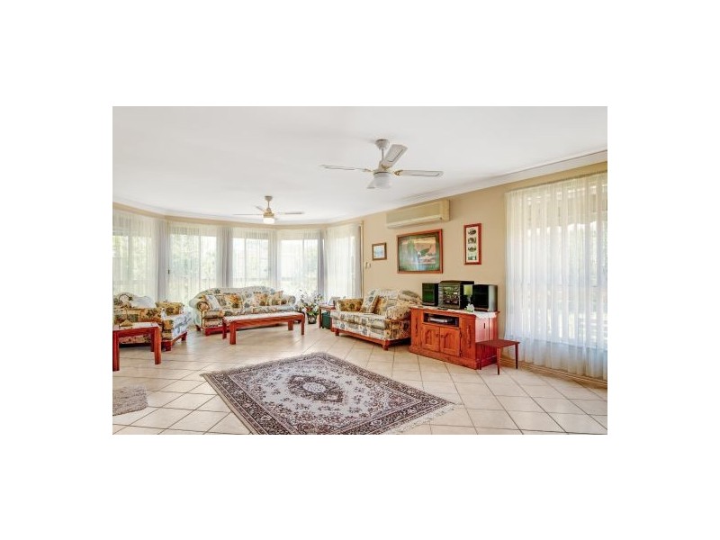 40 White Swan Avenue, Blue Haven NSW 2262