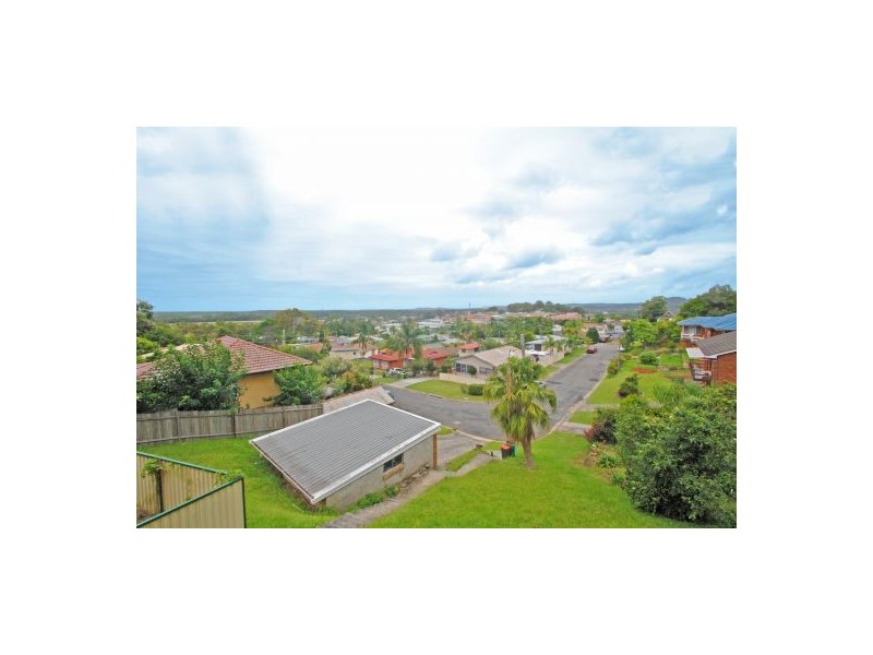 17 Arthur Drive, Wyong NSW 2259