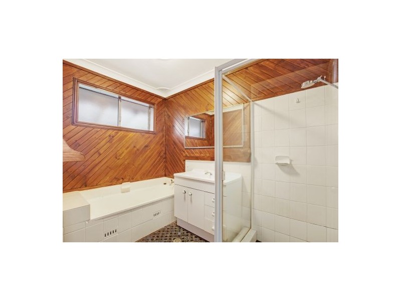 17 Arthur Drive, Wyong NSW 2259