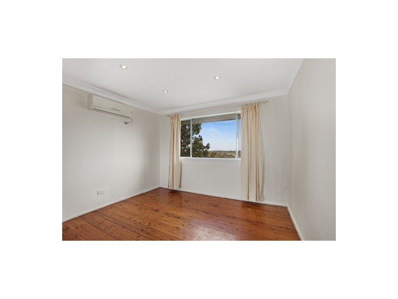 17 Arthur Drive, Wyong NSW 2259