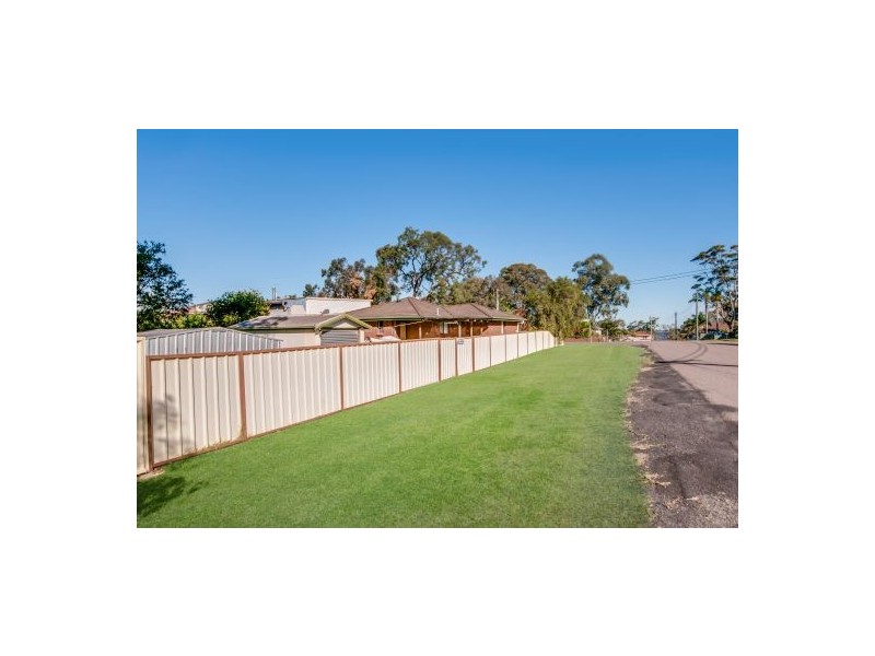 33 Yackerboom Avenue, Buff Point NSW 2262