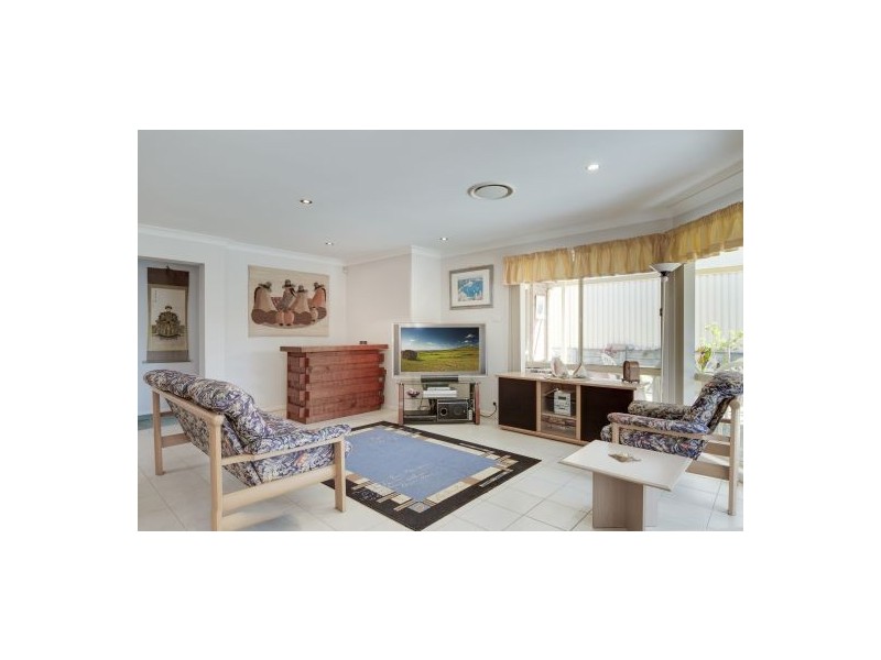 2 Chestnut Grove, Woongarrah NSW 2259