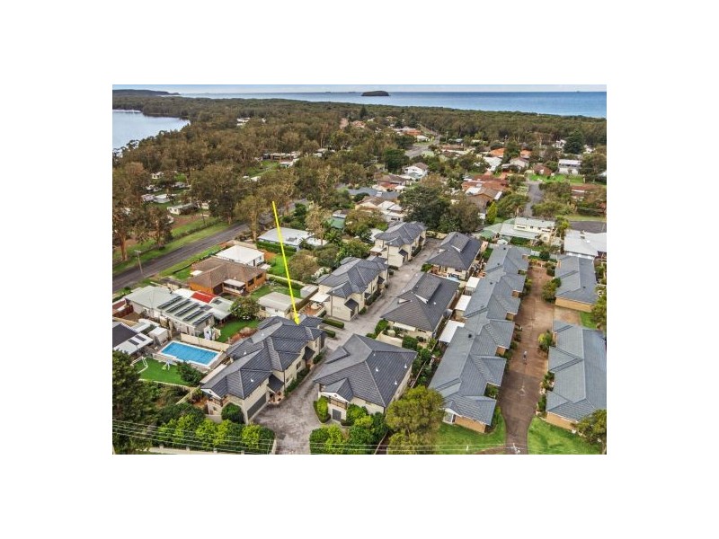 2/2-4 Lake Street, Budgewoi NSW 2262