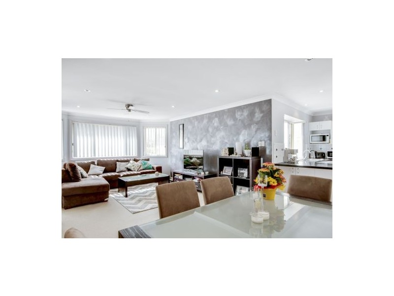 2/2-4 Lake Street, Budgewoi NSW 2262