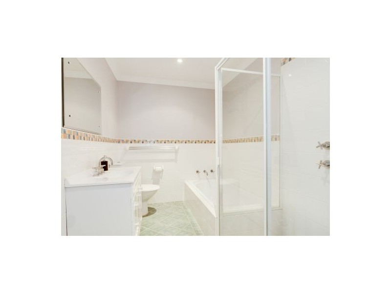 2/2-4 Lake Street, Budgewoi NSW 2262