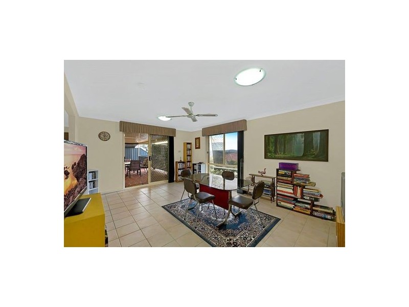 271 Johns Road, Wadalba NSW 2259