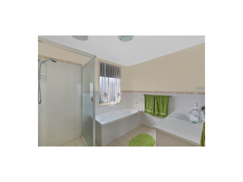 271 Johns Road, Wadalba NSW 2259