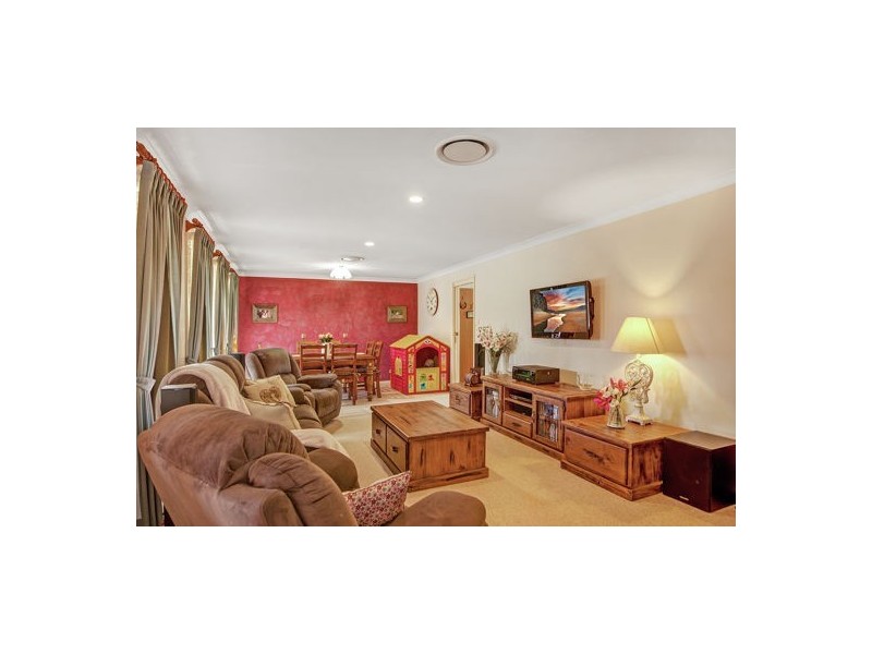 10 Oxford Drive, Lake Haven NSW 2263