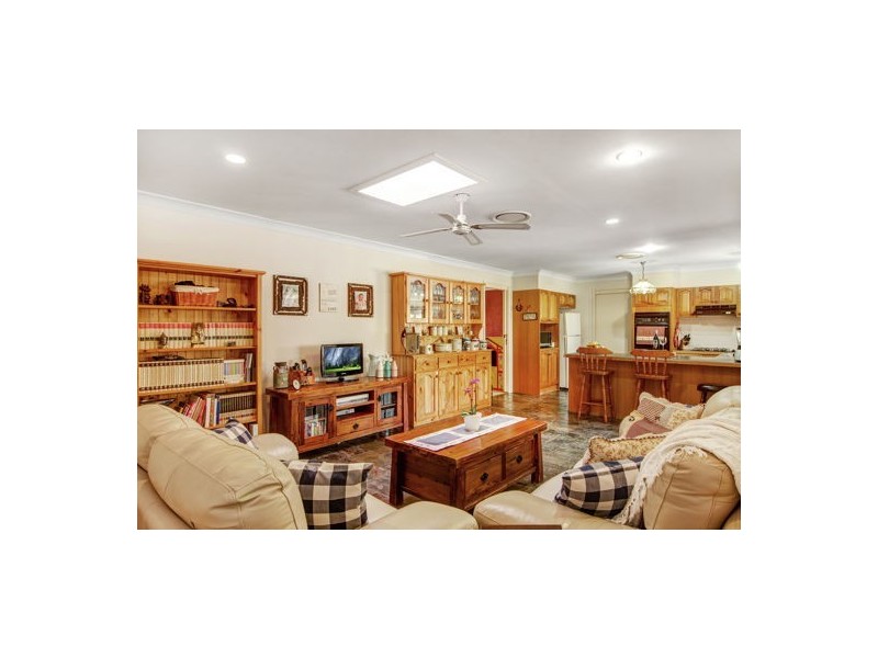 10 Oxford Drive, Lake Haven NSW 2263