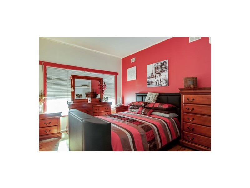42 Tasman Avenue, Killarney Vale NSW 2261