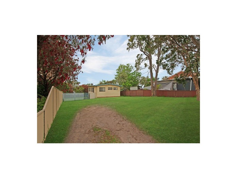9 Nacooma Road, Buff Point NSW 2262