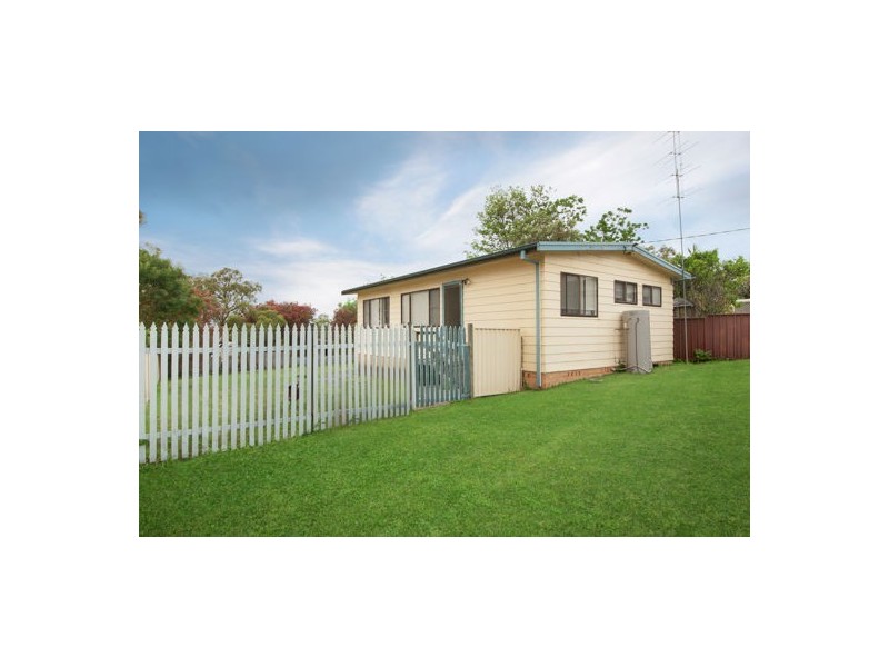 9 Nacooma Road, Buff Point NSW 2262
