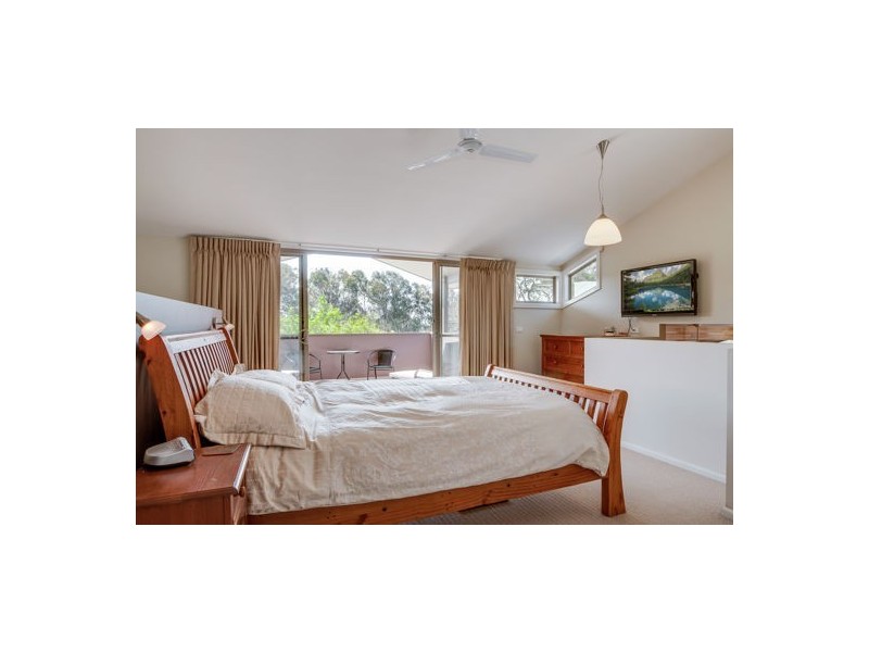 28 Lloyd Avenue, Chain Valley Bay NSW 2259