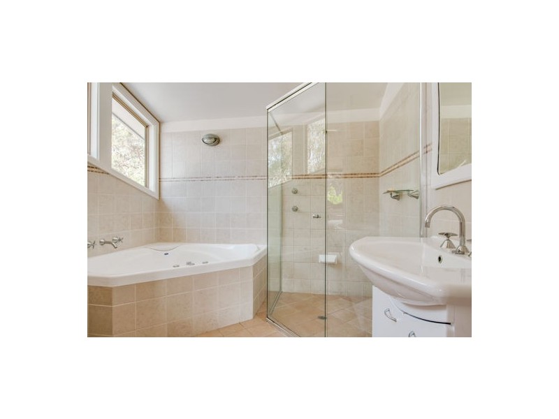 28 Lloyd Avenue, Chain Valley Bay NSW 2259