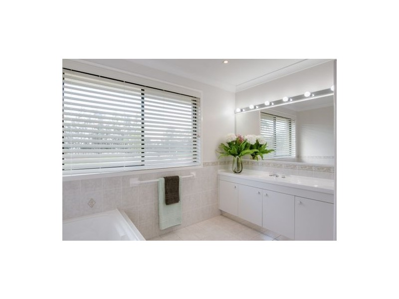 1 Mountain View Drive, Woongarrah NSW 2259