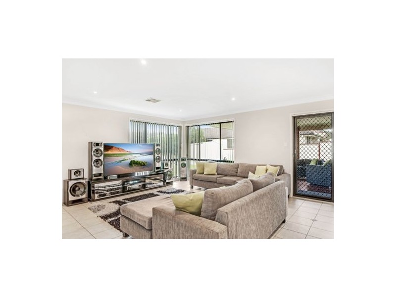 1 Mountain View Drive, Woongarrah NSW 2259