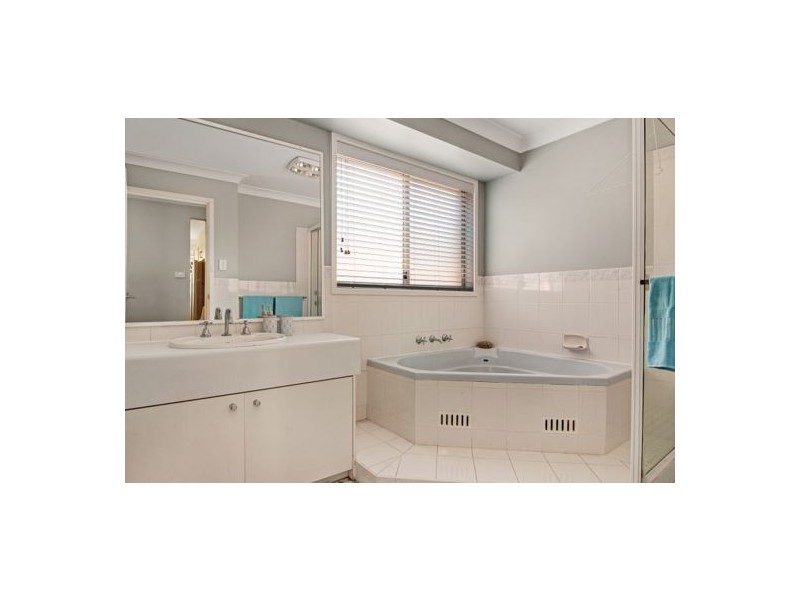 26 Scenic Circle, Budgewoi NSW 2262