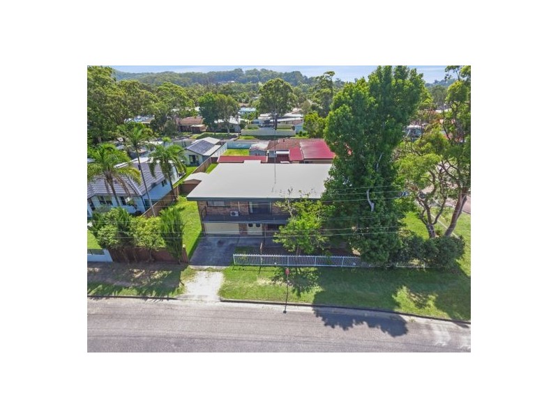 2 Gregory Street, Berkeley Vale NSW 2261