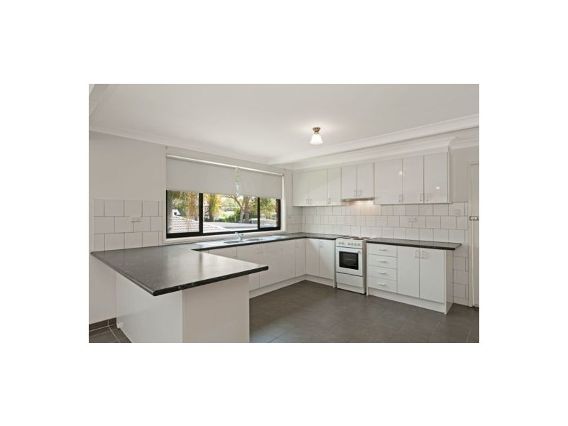 2 Gregory Street, Berkeley Vale NSW 2261