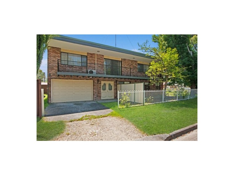 2 Gregory Street, Berkeley Vale NSW 2261