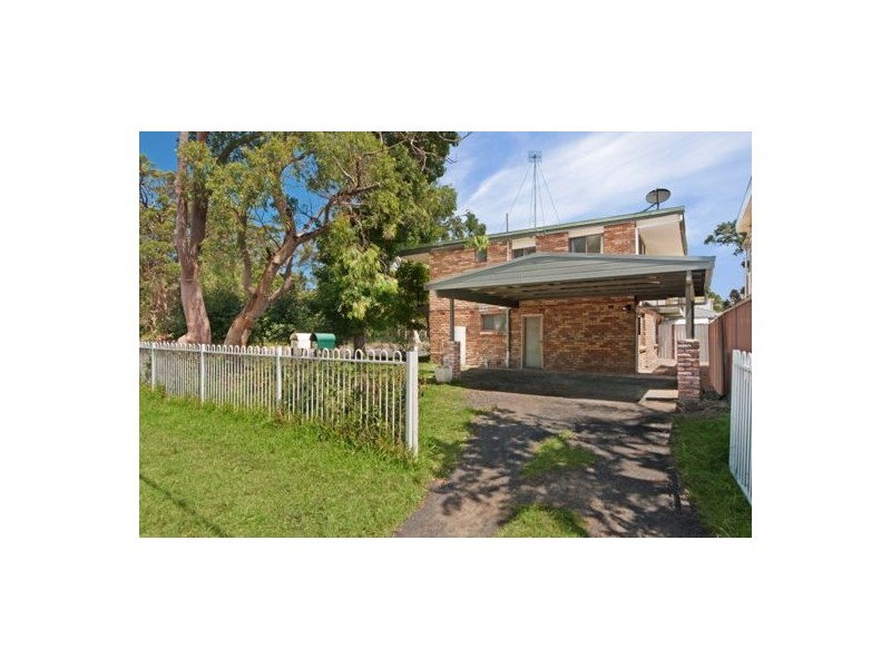2 Gregory Street, Berkeley Vale NSW 2261
