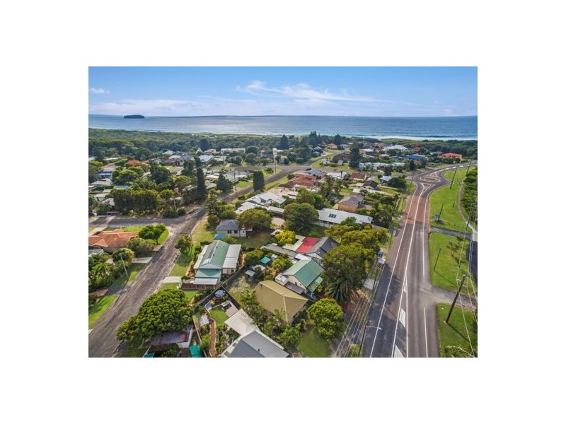 161 Budgewoi Road, Budgewoi NSW 2262