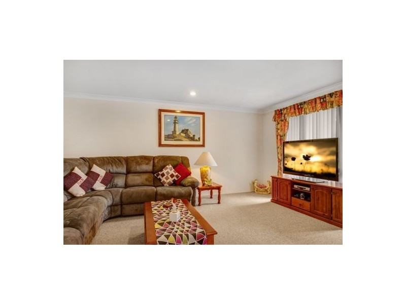 35 Teragalin Drive, Chain Valley Bay NSW 2259