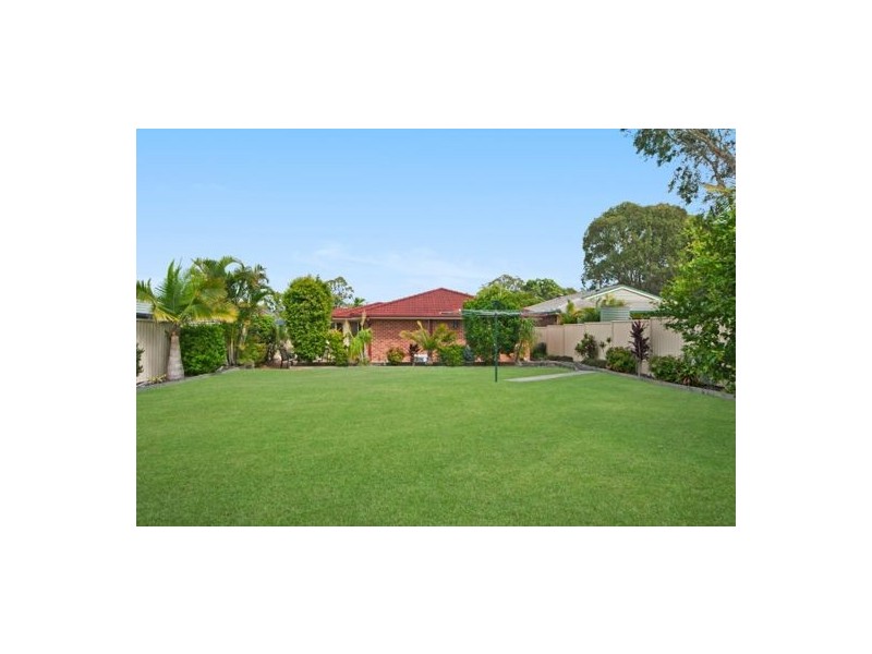 35 Teragalin Drive, Chain Valley Bay NSW 2259