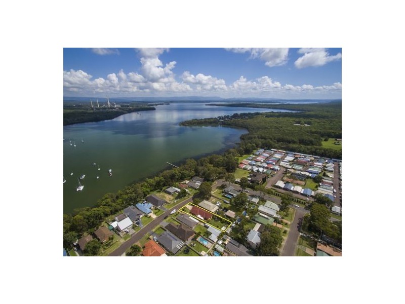 35 Teragalin Drive, Chain Valley Bay NSW 2259