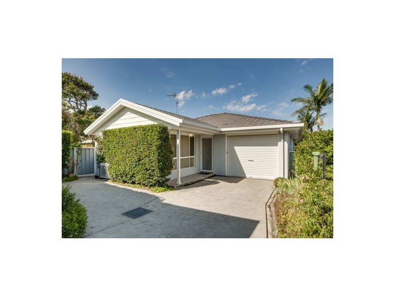 2/3 Wilson Street, Toukley NSW 2263