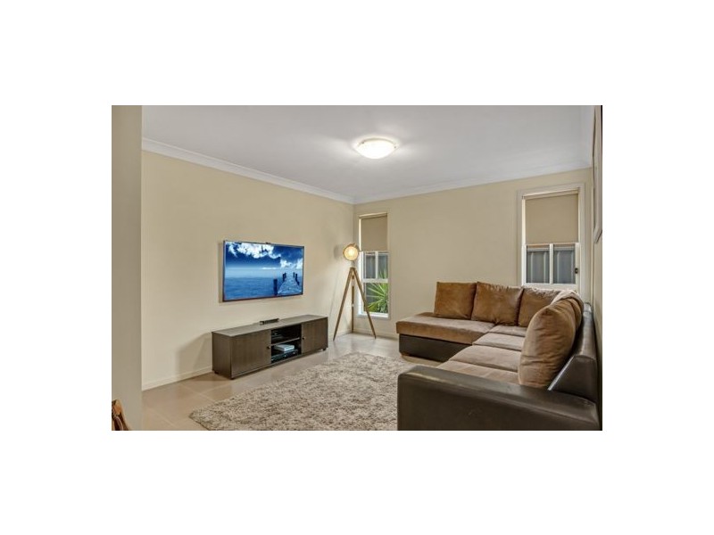 10 Florin Place, Wadalba NSW 2259