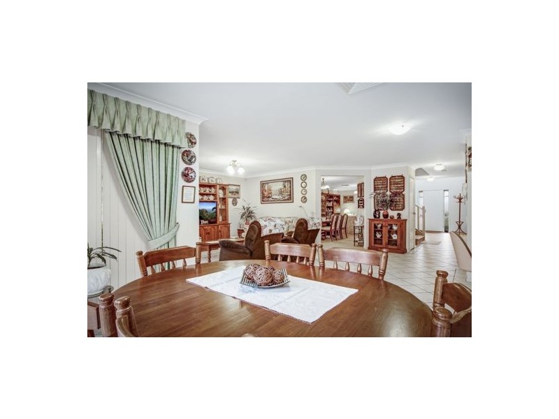 14 Barrington Drive, Woongarrah NSW 2259