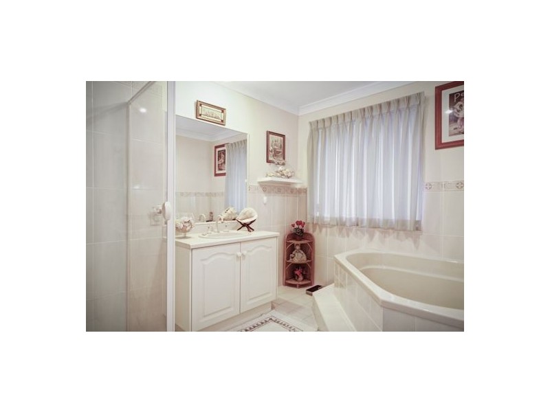 14 Barrington Drive, Woongarrah NSW 2259