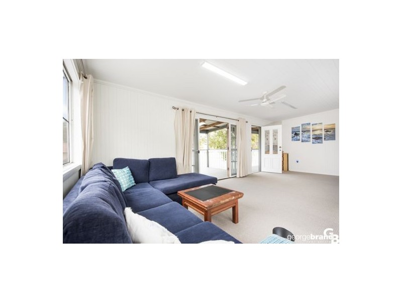 16 Acacia Avenue, Lake Munmorah NSW 2259