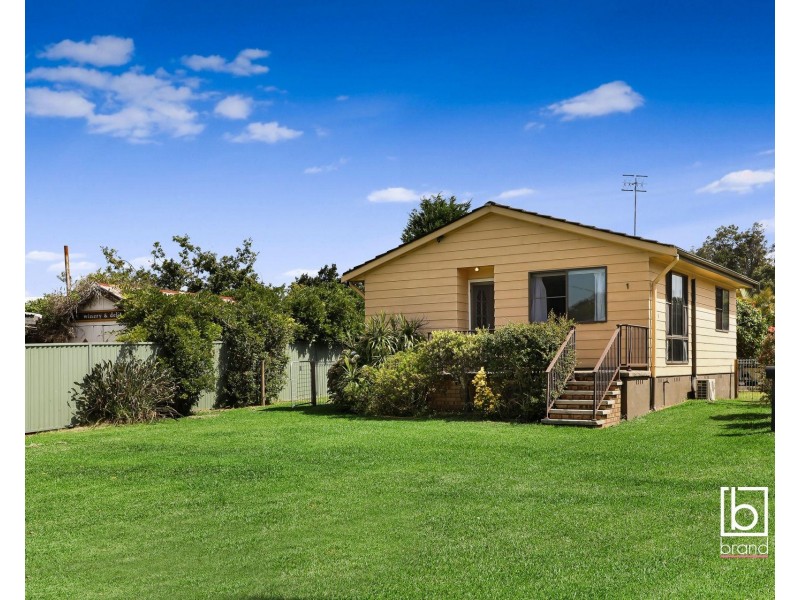 1 Cadonia Road, Tuggerawong NSW 2259