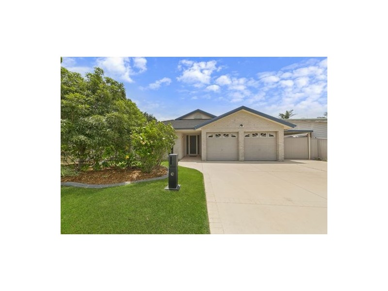 25 Acacia Ave, Lake Munmorah NSW 2259