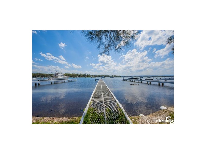 26 Gordon Avenue, Summerland Point NSW 2259