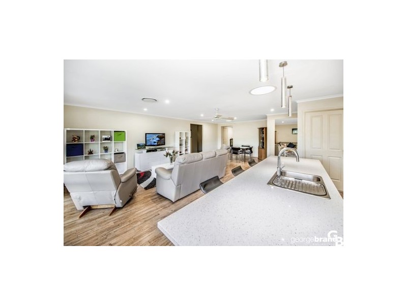 11 Caralee Place, Tumbi Umbi NSW 2261