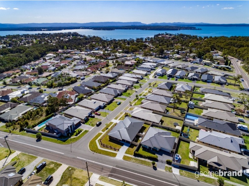 2 Regatta Way, Summerland Point NSW 2259