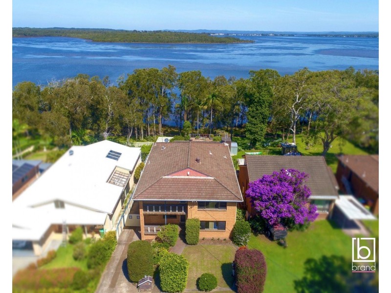 24 Diamond Head Drive, Budgewoi NSW 2262