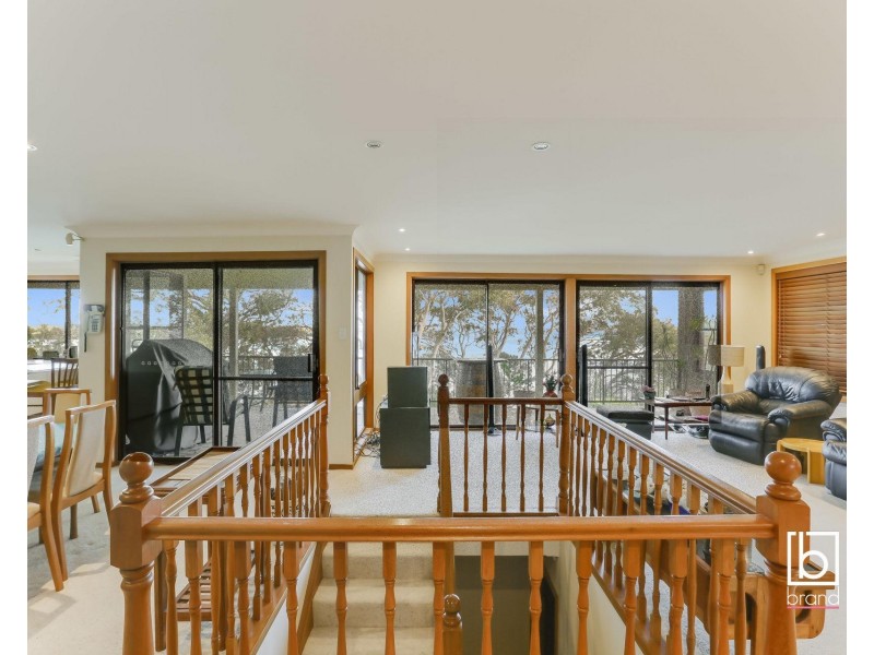 64 Diamond Head Drive, Budgewoi NSW 2262