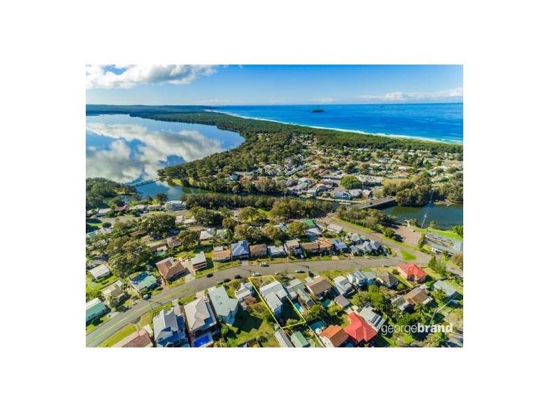 12 Kailua Avenue, Budgewoi NSW 2262
