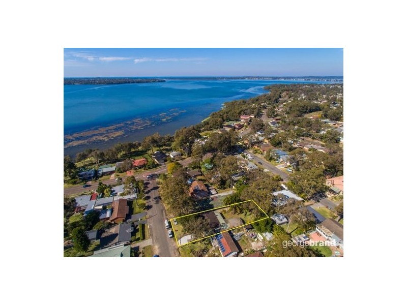 6 Una Avenue, Charmhaven NSW 2263