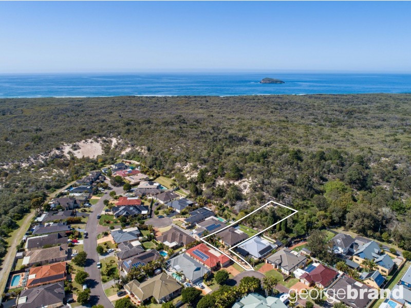 4 Spinnaker Place, Lake Munmorah NSW 2259